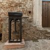 Torchio per estrarre l'essenza di bergamotto.